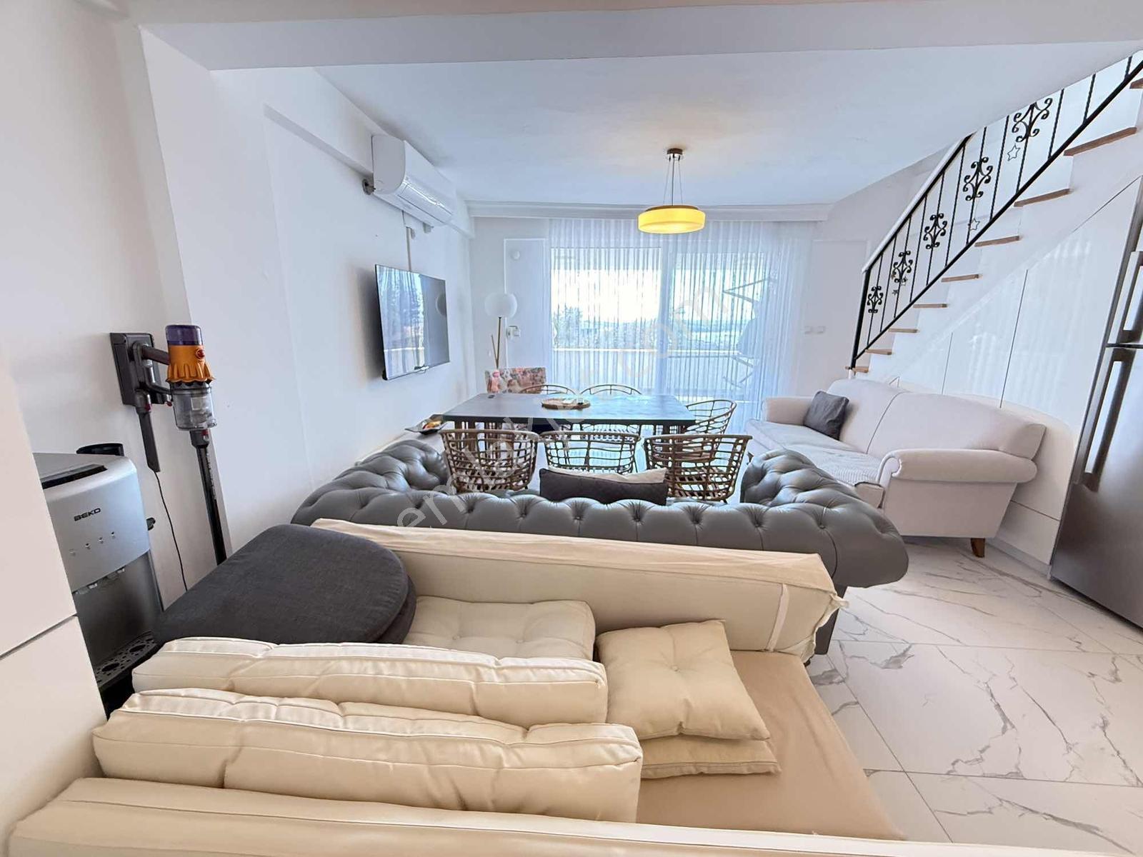 Bm Real Estate Muhteşem Deniz Manzaralı 3+1 Tripleks Villa — fotoğraf 5