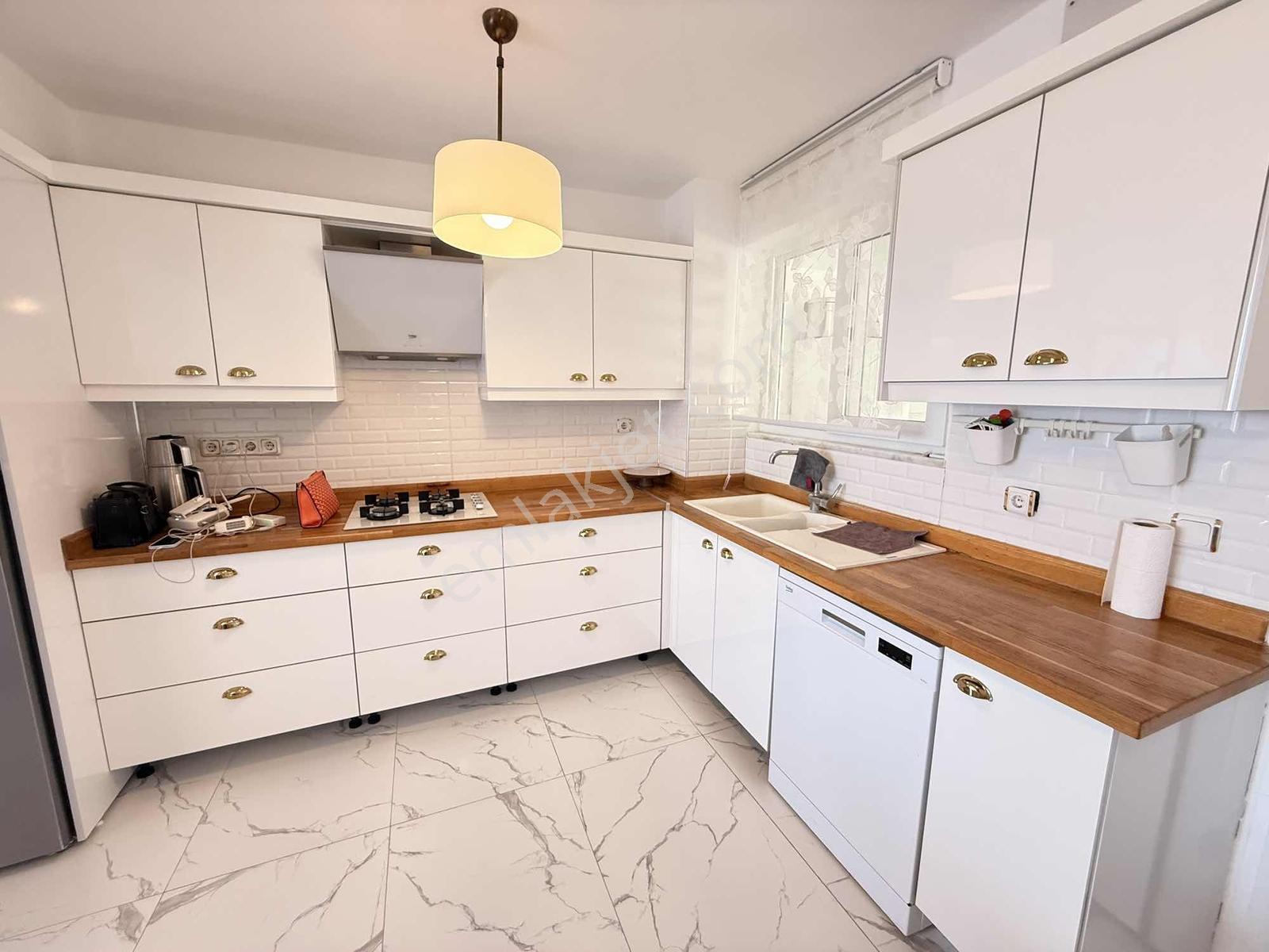 Bm Real Estate Muhteşem Deniz Manzaralı 3+1 Tripleks Villa — fotoğraf 6