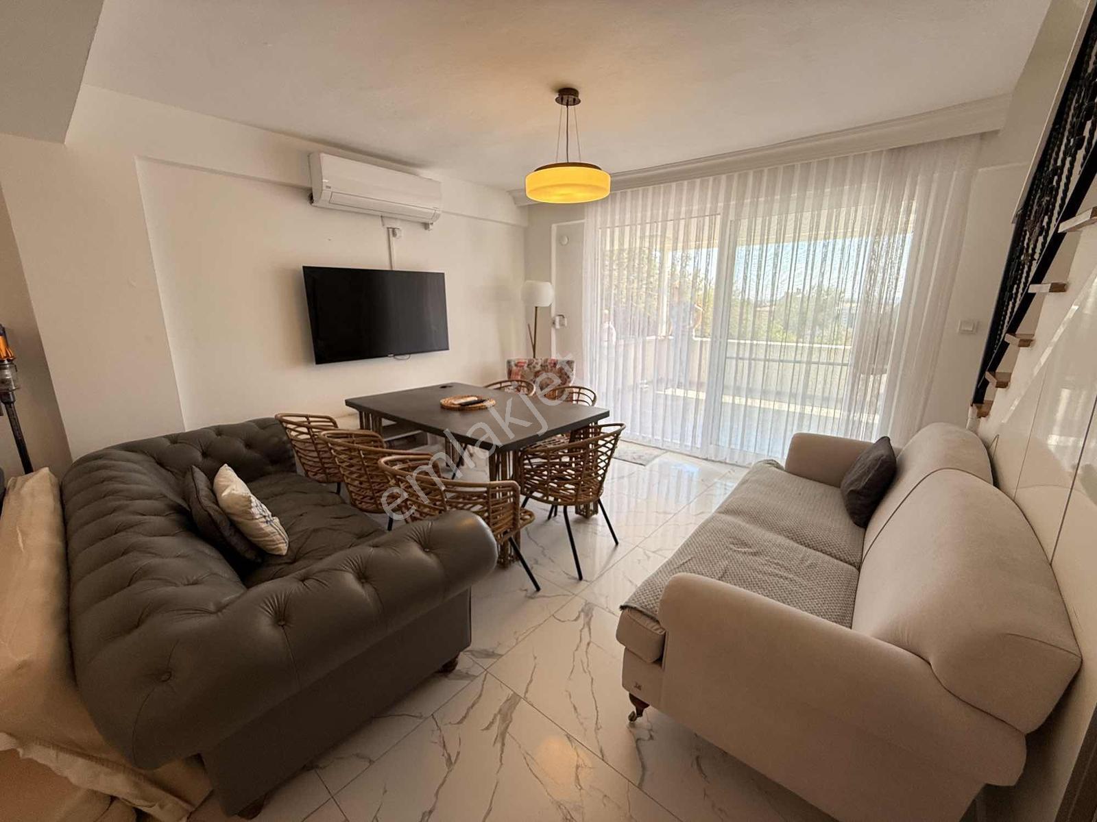 Bm Real Estate Muhteşem Deniz Manzaralı 3+1 Tripleks Villa — fotoğraf 7