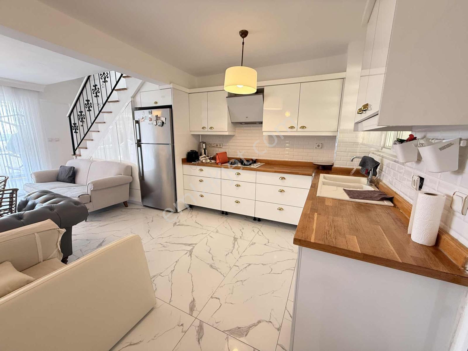 Bm Real Estate Muhteşem Deniz Manzaralı 3+1 Tripleks Villa — fotoğraf 10