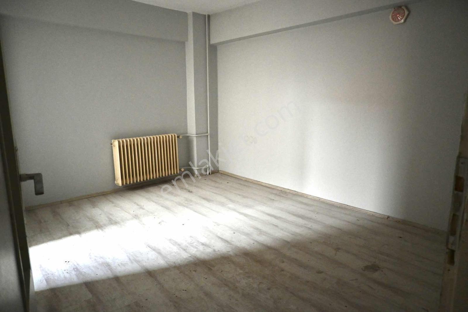Bm Real Estate Altıparmak'Ta Satılık 2+1 Asansörlü Daire
