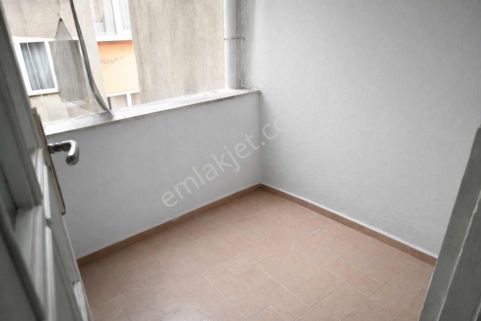 Bm Real Estate Altıparmak'ta Satılık 2+1 Asansörlü Daire — fotoğraf 3