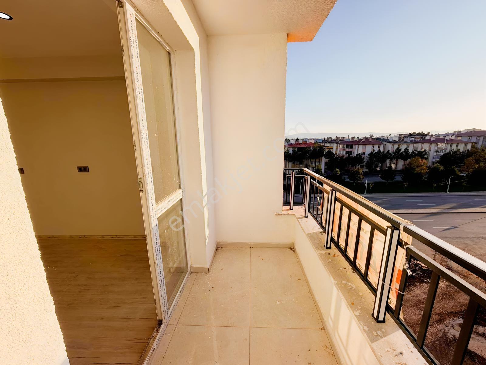 Sivas Ozan Emlak'tan Orhangazi'de Satılık 3,5+1 Sıfır Daire — fotoğraf 35