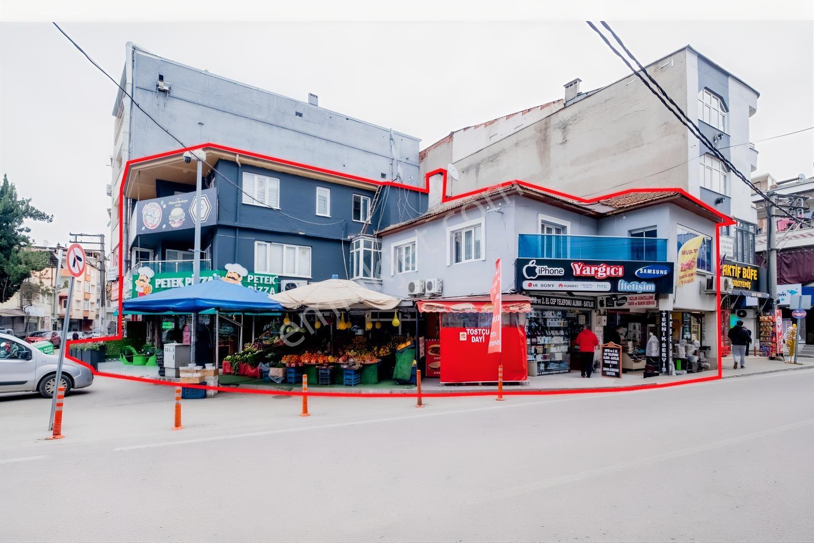 Remax Area Dan Bağlarbaşı Meydan Komple Satılık 5 Dükkan 3 Daire