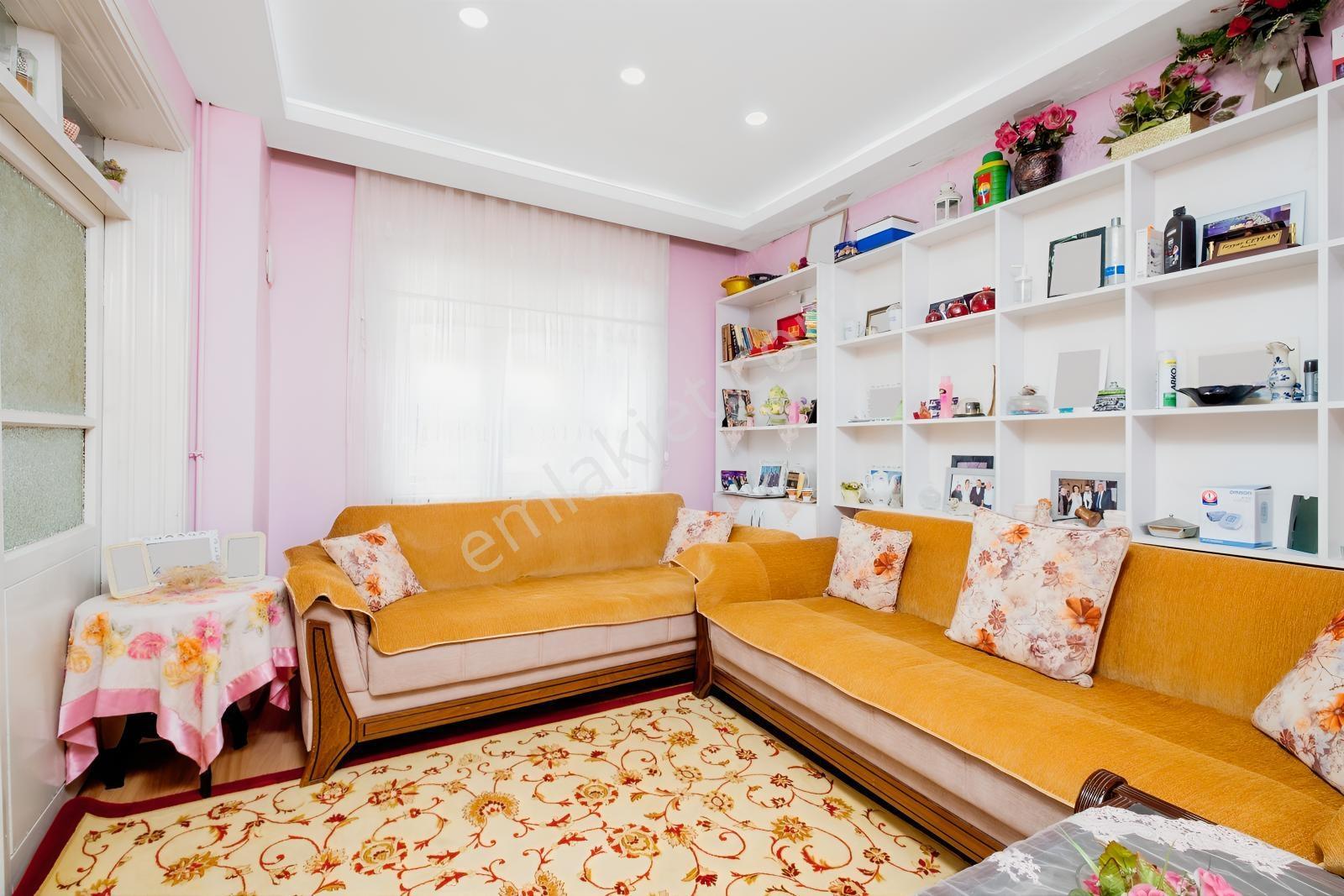 Remax Area Dan Bağlarbaşı Meydan Komple Satılık 5 Dükkan 3 Daire — fotoğraf 24