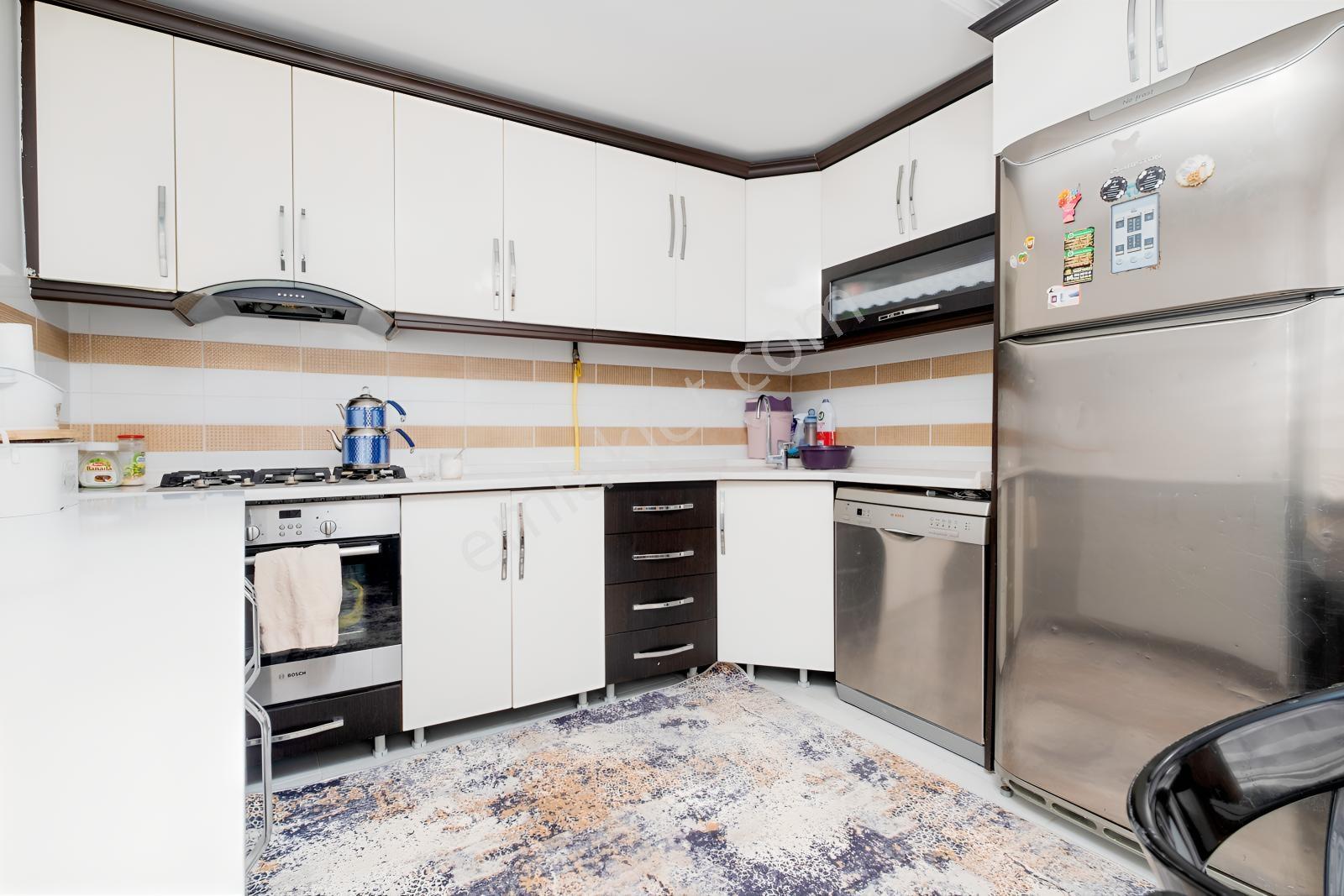 Remax Area Dan Bağlarbaşı Meydan Komple Satılık 5 Dükkan 3 Daire — fotoğraf 28