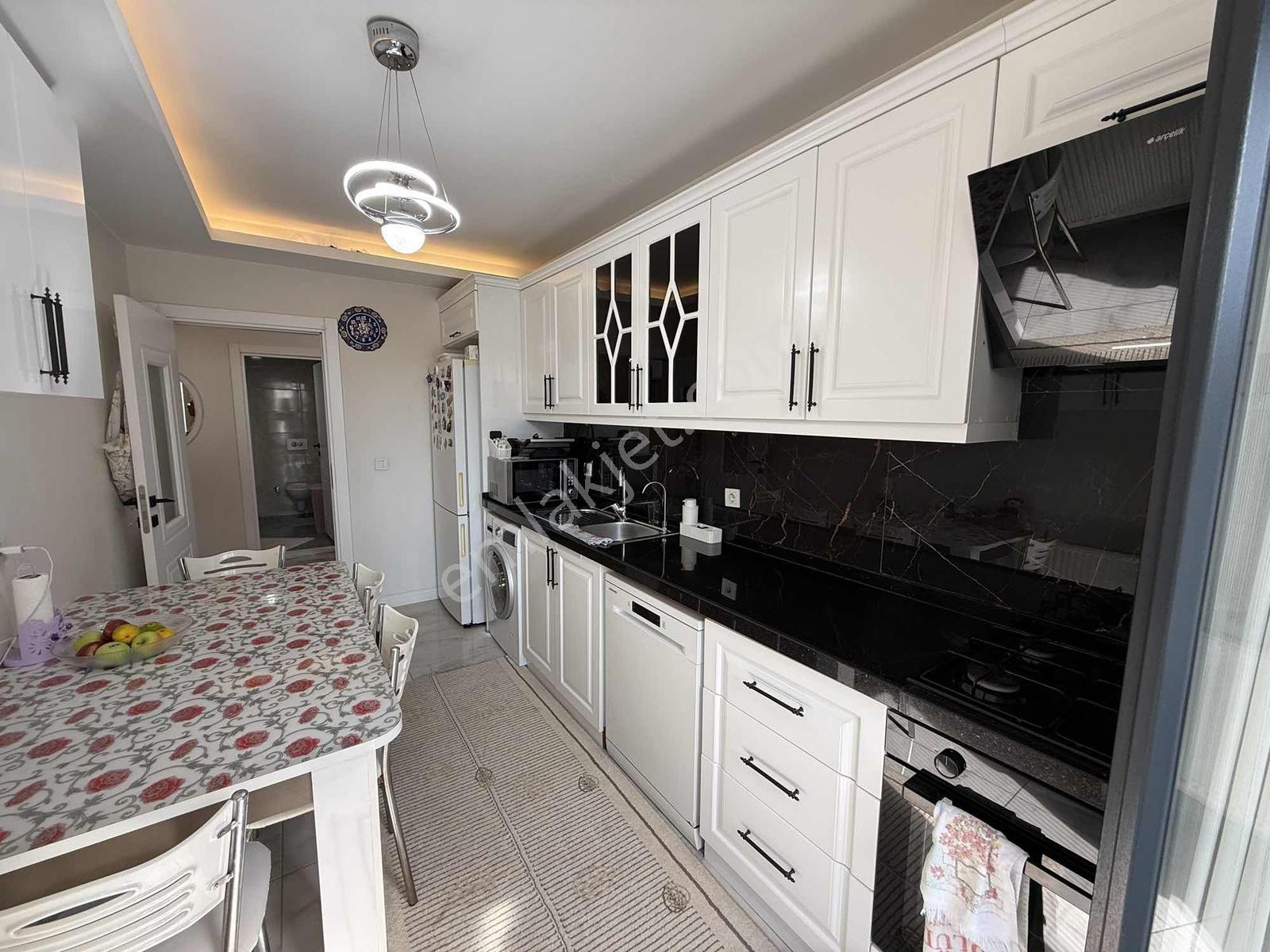 Beylikdüzü Yakuplu Metrobüse 5dk Full Konsept Satlık 3+1 Daire — fotoğraf 13