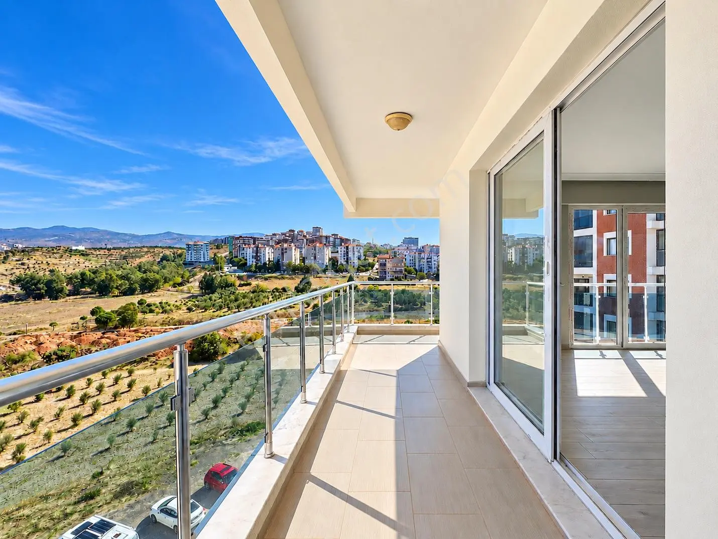 Flora'da Huzur Manzaralı Köşe Konumlu Arakat 3+1 Satılık Daire — fotoğraf 5