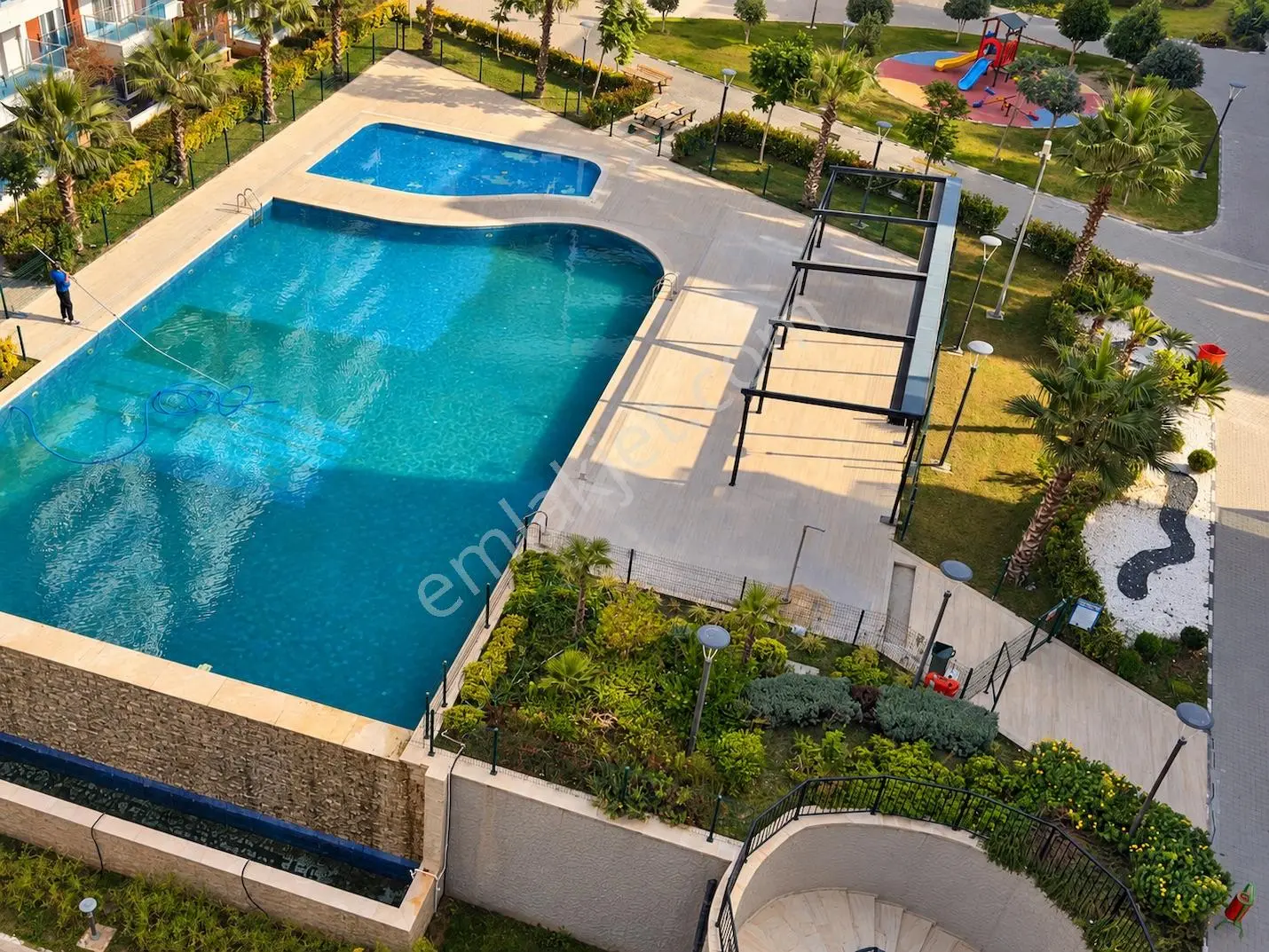 Flora'da Huzur Manzaralı Köşe Konumlu Arakat 3+1 Satılık Daire — fotoğraf 33