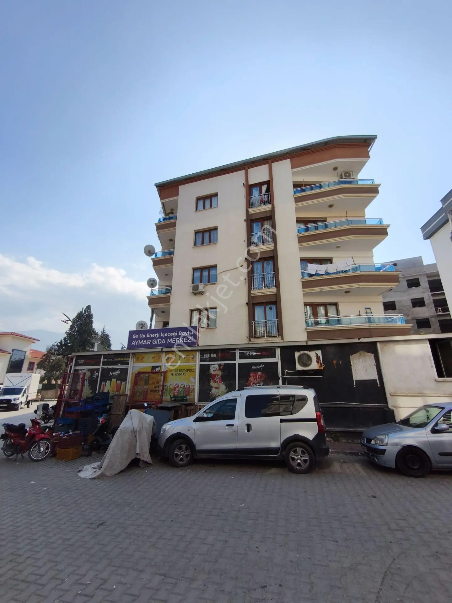 Manisa 50.Yıl Mh.3+1 Ara Kat Asansörlü Cadde Üzeri Satılık Daire