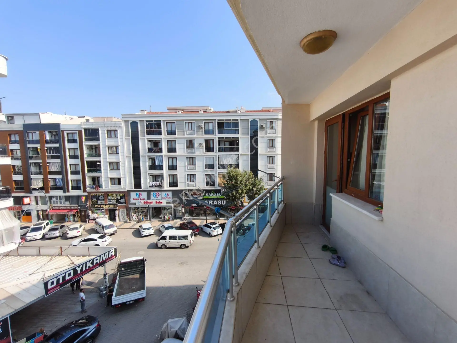 Manisa 50.yıl Mh.3+1 Ara Kat Asansörlü Cadde Üzeri Satılık Daire — fotoğraf 4
