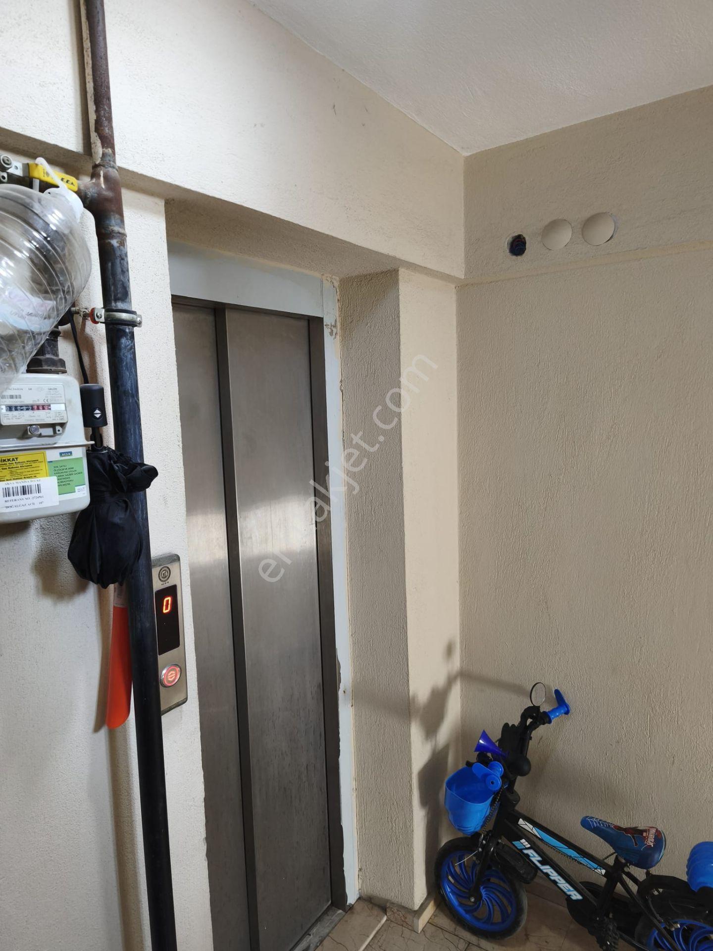 Manisa 50.yıl Mh.3+1 Ara Kat Asansörlü Cadde Üzeri Satılık Daire — fotoğraf 33