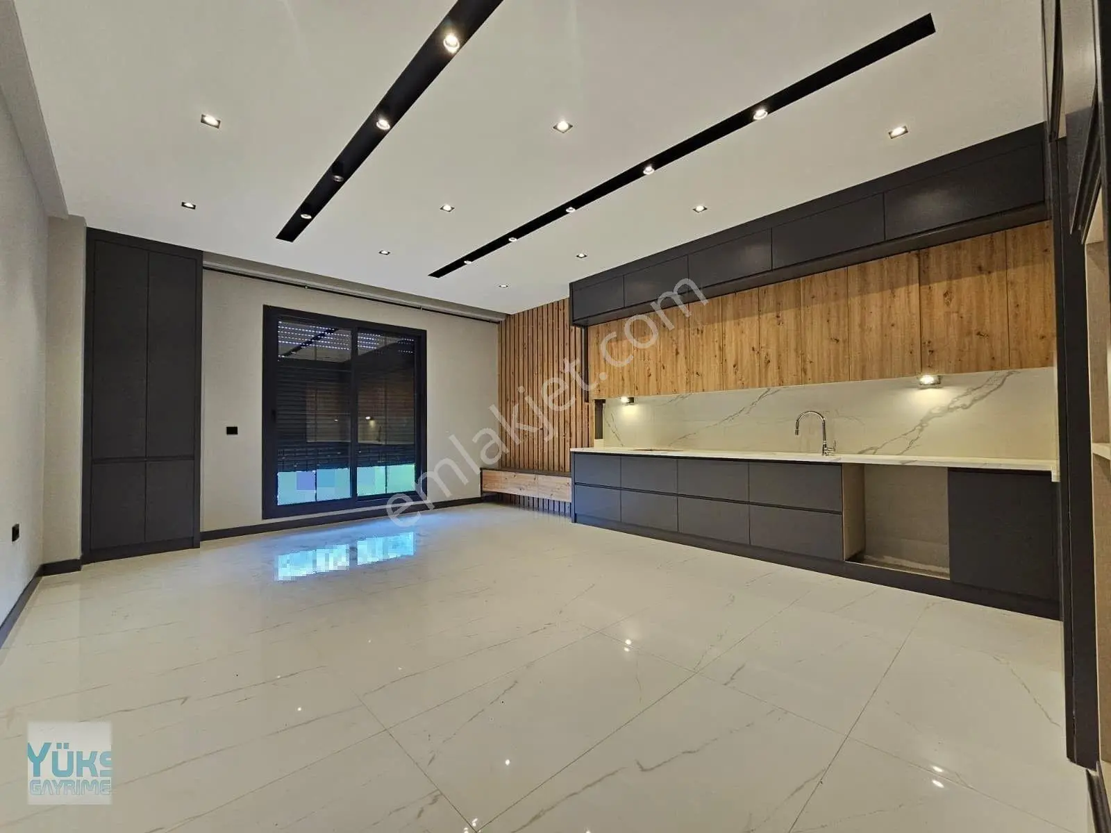 Denizli Göveçlik Mahallesinde Panjurlu Bahçeli Lüks Satılık 5+1 Fırsat Villa — fotoğraf 3