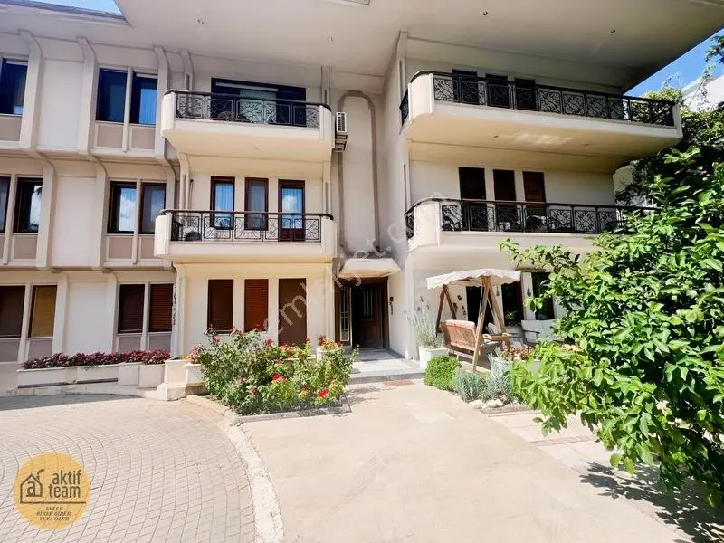 Dragos Yalı Mah.sahile 5 Dk.deniz Manzaralı Havuzlu Sitede 3+1.. — fotoğraf 2
