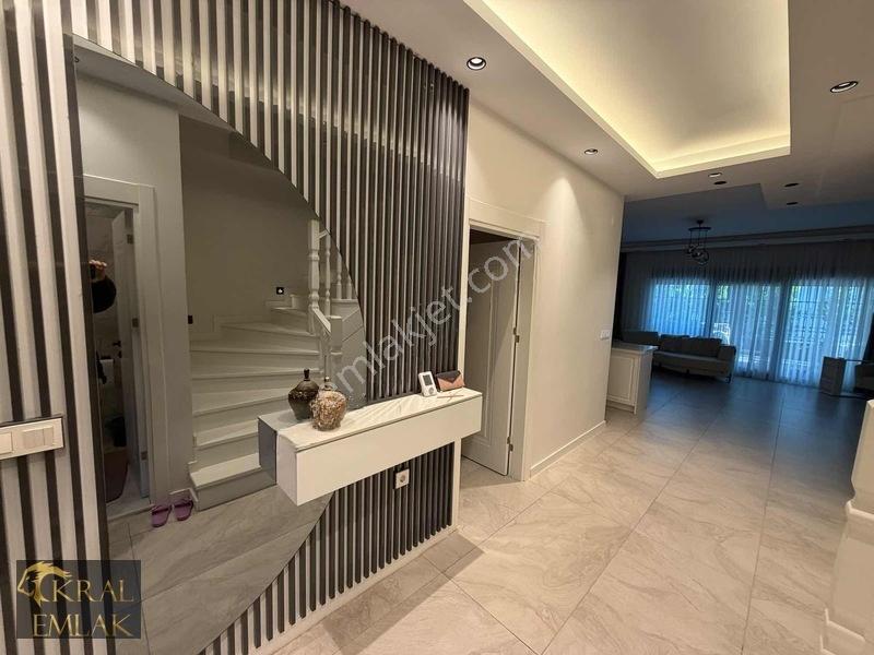 Ceneviz Villalarında Havuzlu Sitede Bahçeli Satılık Lüks Villa! — fotoğraf 6