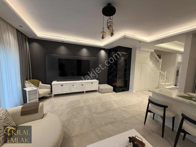 Ceneviz Villalarında Havuzlu Sitede Bahçeli Satılık Lüks Villa! — fotoğraf 11