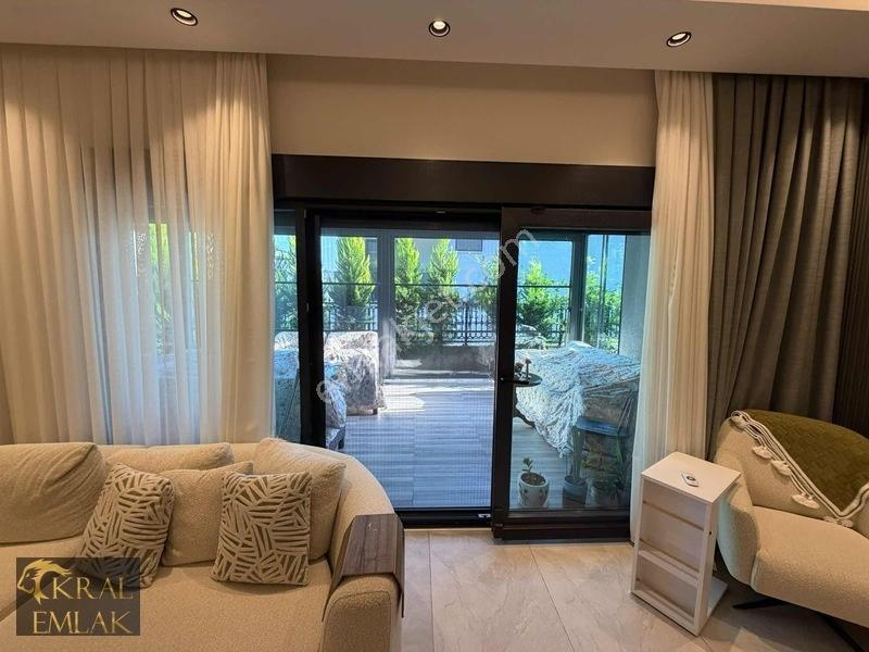 Ceneviz Villalarında Havuzlu Sitede Bahçeli Satılık Lüks Villa! — fotoğraf 15