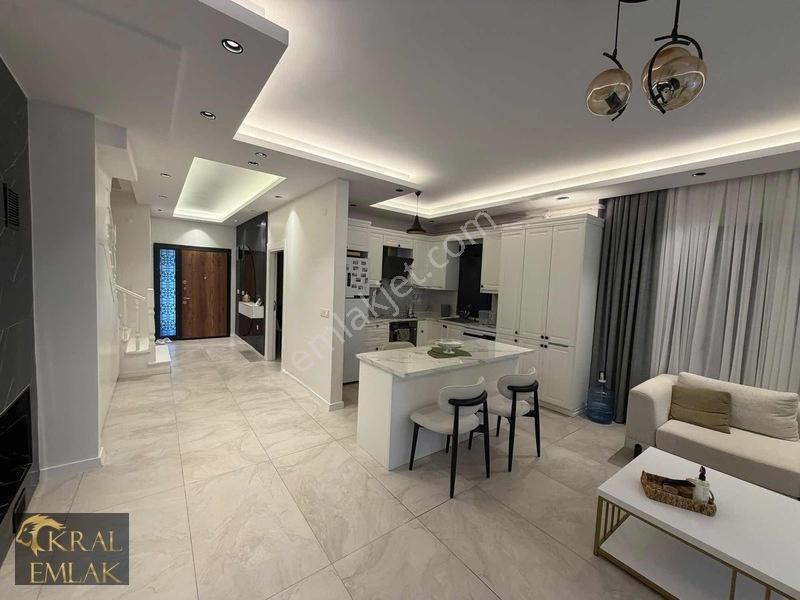 Ceneviz Villalarında Havuzlu Sitede Bahçeli Satılık Lüks Villa! — fotoğraf 17