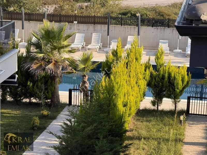 Ceneviz Villalarında Havuzlu Sitede Bahçeli Satılık Lüks Villa! — fotoğraf 21