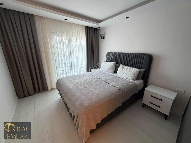 Ceneviz Villalarında Havuzlu Sitede Bahçeli Satılık Lüks Villa! — fotoğraf 24
