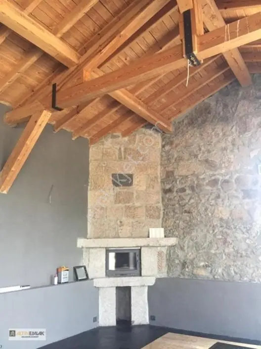 Ayvacık Kuruoba 12.042m² Deniz Ve Doğa Manzaralı Eşsiz Taş Ev — fotoğraf 3