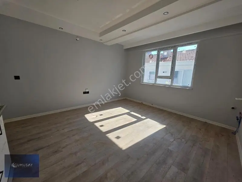 Sütlücede İstiklal Cad Yakını Yerden Isıtma Balkonlu Sıfır 1+1 — fotoğraf 4