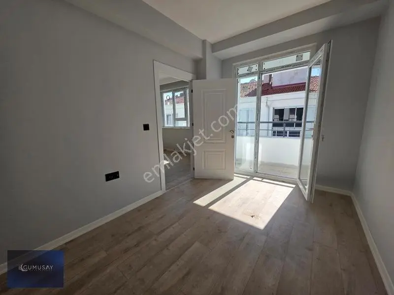 Sütlücede İstiklal Cad Yakını Yerden Isıtma Balkonlu Sıfır 1+1 — fotoğraf 6