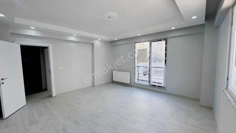 Tema Emlaktan Altınova Mah Ferah Yüksek Giriş 2+1 Satılık Daire — fotoğraf 13