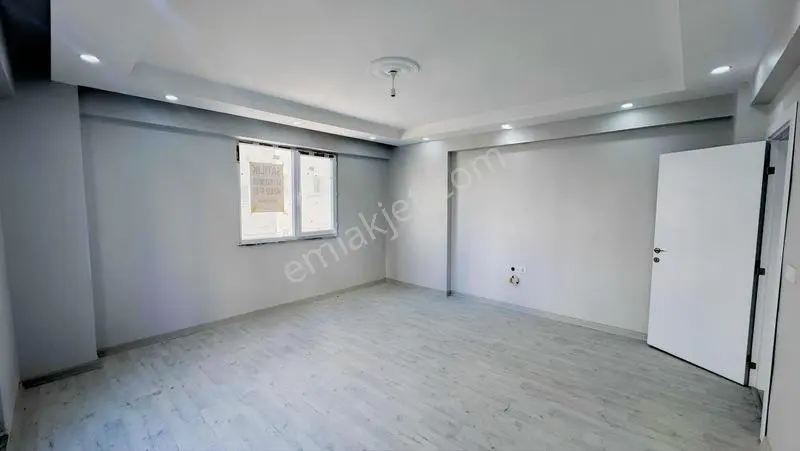 Tema Emlaktan Altınova Mah Ferah Yüksek Giriş 2+1 Satılık Daire — fotoğraf 15