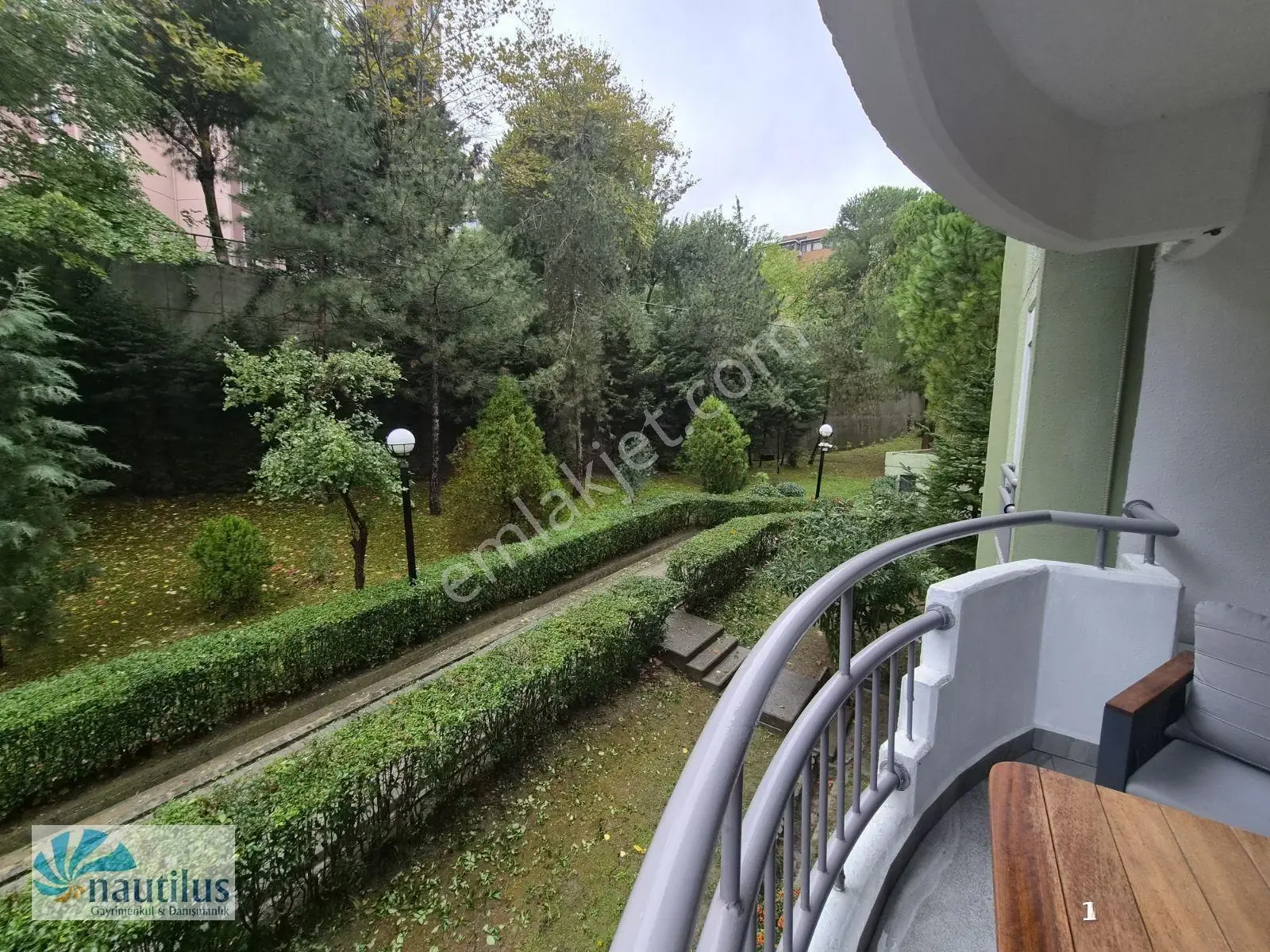 Bahçeşehir Funda Blokları Harika Tadilatlı Yeşillikler İçinde — fotoğraf 3