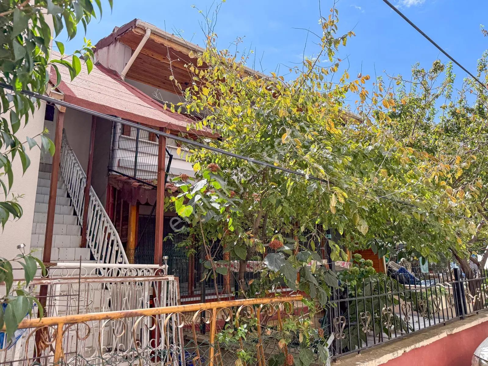 Kumbağ Pazar Sokağında Çok Geniş Full Eşyalı 2+1 Satılık Daire — fotoğraf 5