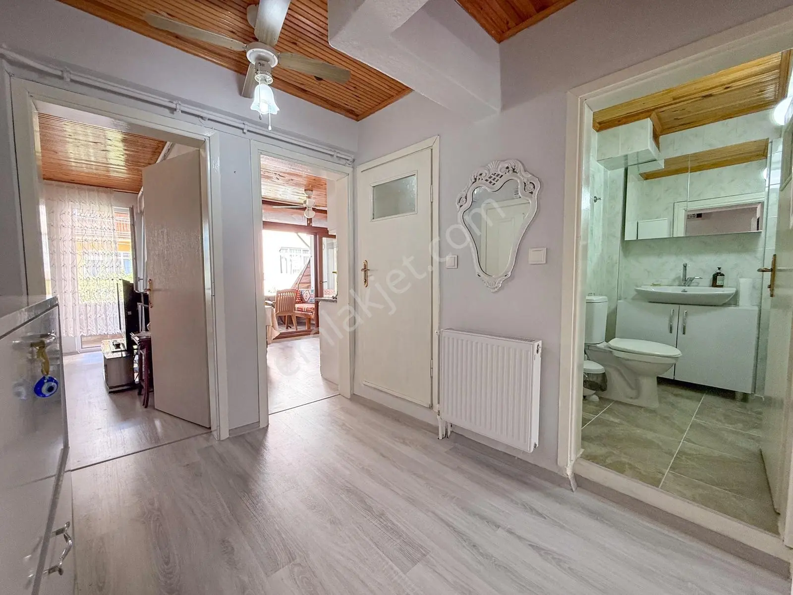 Kumbağ Pazar Sokağında Çok Geniş Full Eşyalı 2+1 Satılık Daire — fotoğraf 9