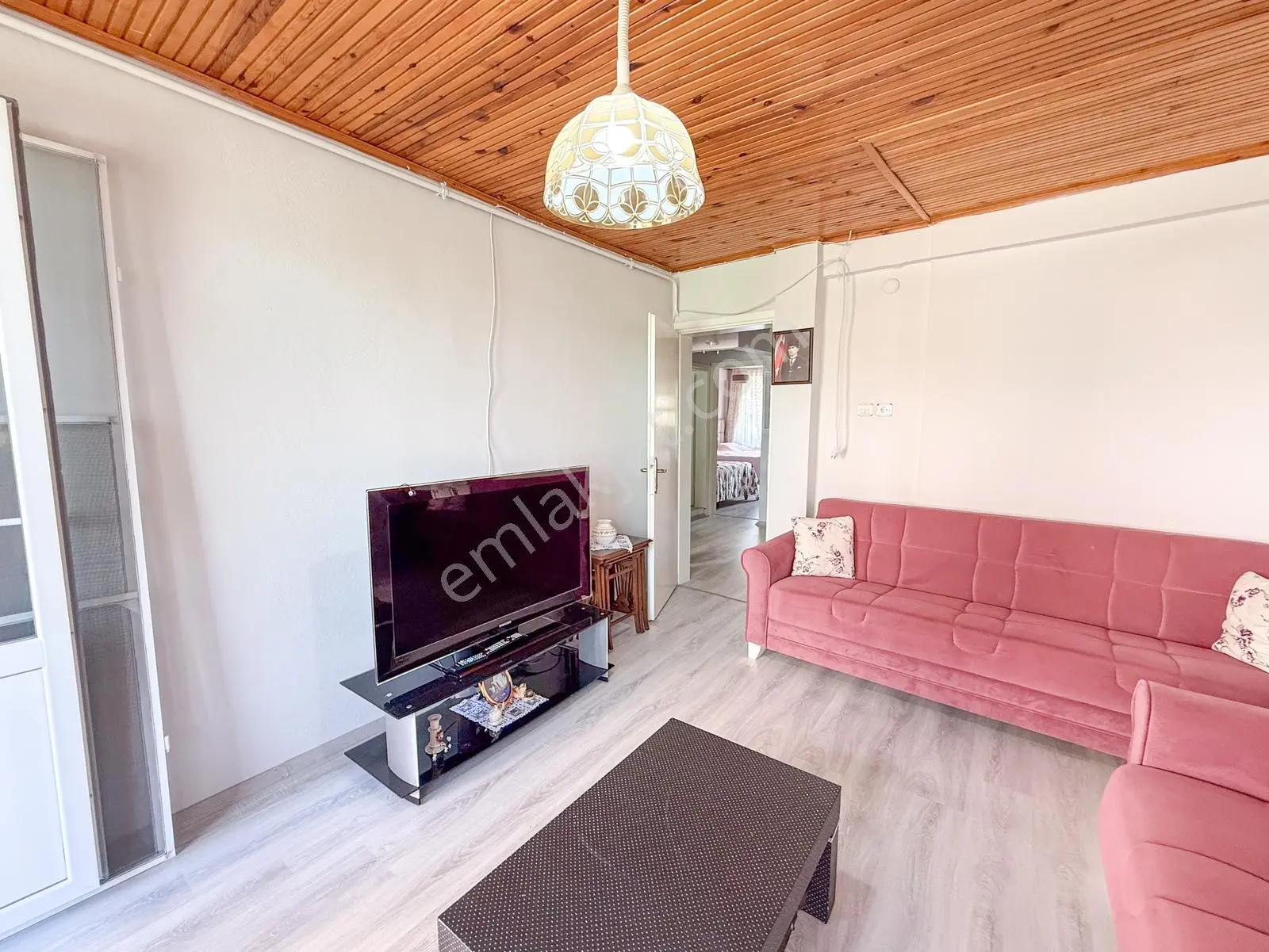Kumbağ Pazar Sokağında Çok Geniş Full Eşyalı 2+1 Satılık Daire — fotoğraf 13