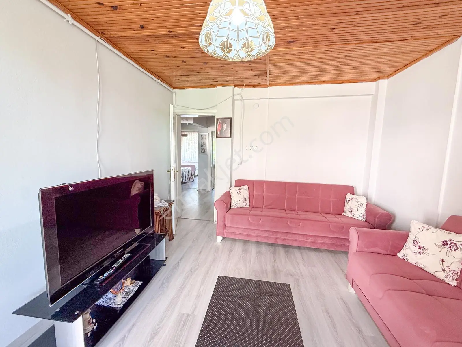 Kumbağ Pazar Sokağında Çok Geniş Full Eşyalı 2+1 Satılık Daire — fotoğraf 14