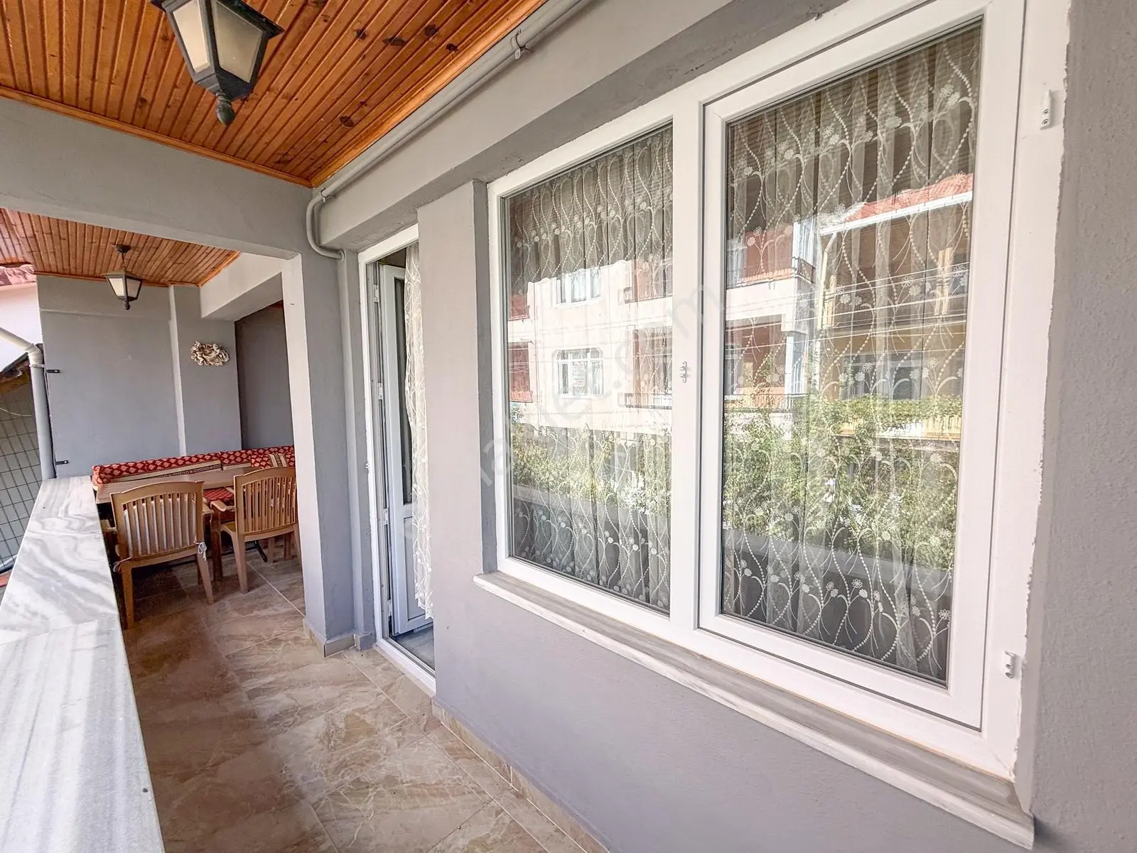 Kumbağ Pazar Sokağında Çok Geniş Full Eşyalı 2+1 Satılık Daire — fotoğraf 19