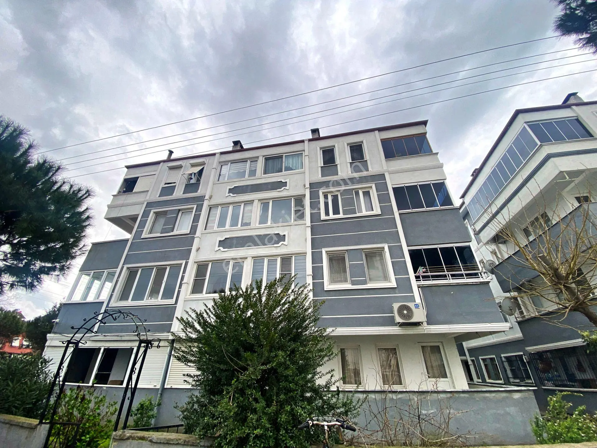 Aktif'Ten Yetişen Alır Doğa İle İç İçe Kapalı Mutfaklı Masrafız Geniş 2+1 Daire