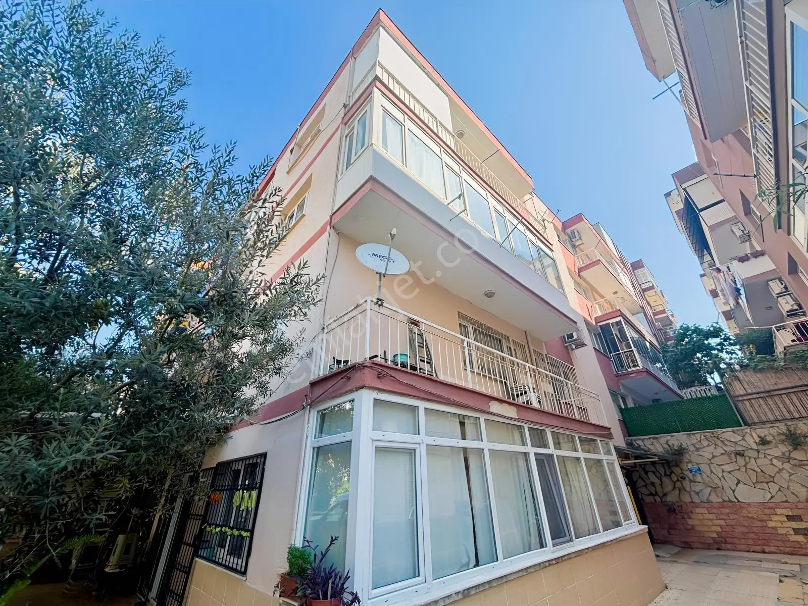 47 Buca Atatürk Mahallesi Hasanağa Park Yakını Satılık 3+1 Daire