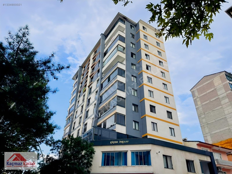 Kaçmaz Emlak'tan Üniversite Mah. 4+1 Kiralık Daire