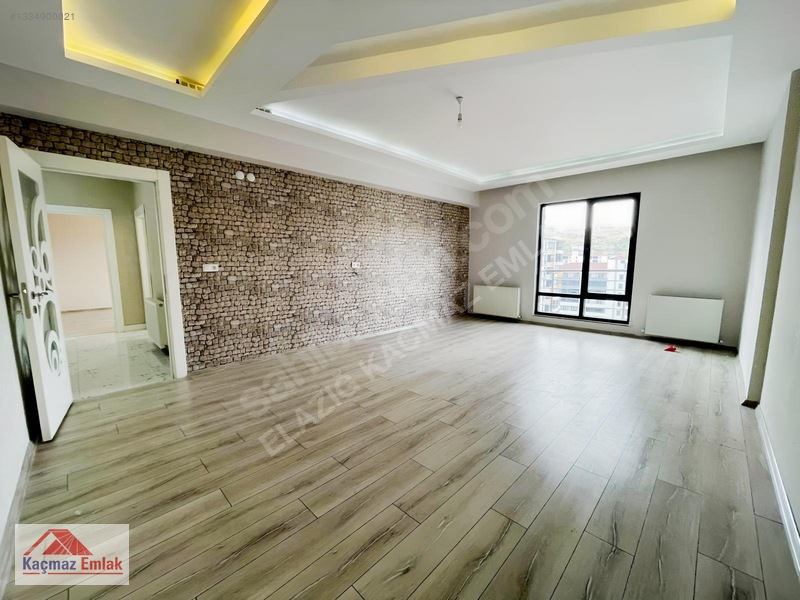 Kaçmaz Emlak'tan Üniversite Mah. 4+1 Kiralık Daire — fotoğraf 5