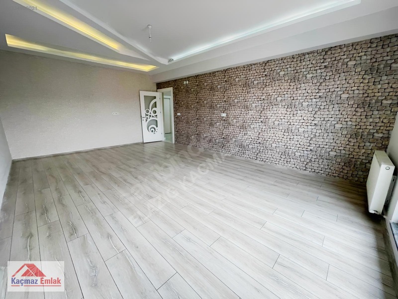 Kaçmaz Emlak'tan Üniversite Mah. 4+1 Kiralık Daire — fotoğraf 6