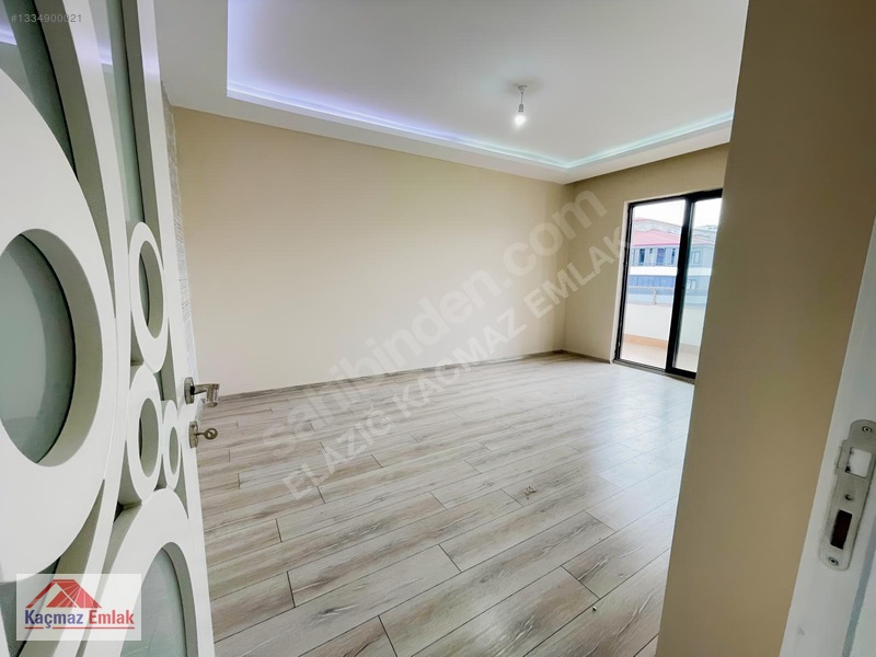 Kaçmaz Emlak'tan Üniversite Mah. 4+1 Kiralık Daire — fotoğraf 7