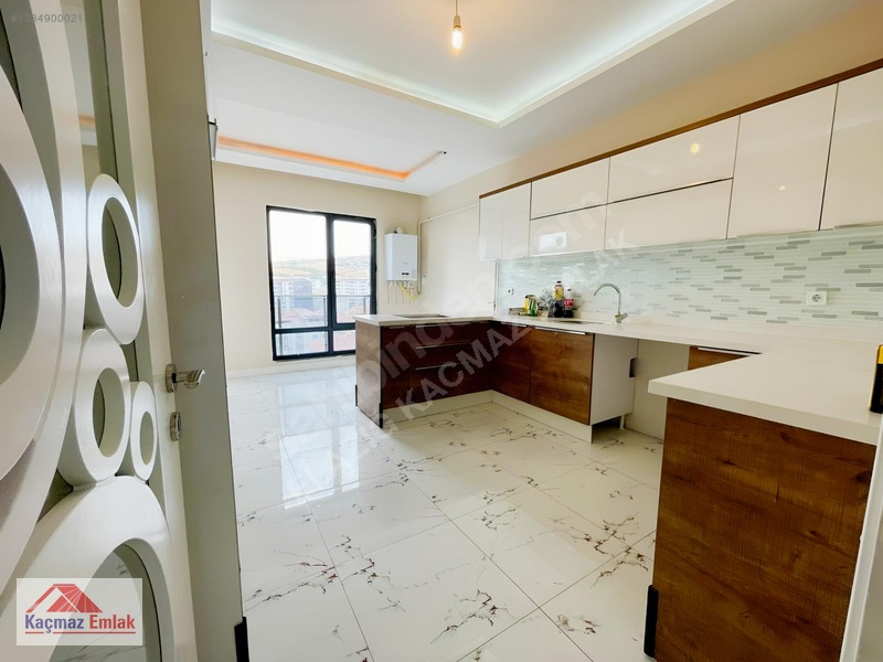 Kaçmaz Emlak'tan Üniversite Mah. 4+1 Kiralık Daire — fotoğraf 14