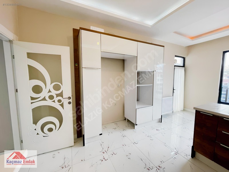 Kaçmaz Emlak'tan Üniversite Mah. 4+1 Kiralık Daire — fotoğraf 15