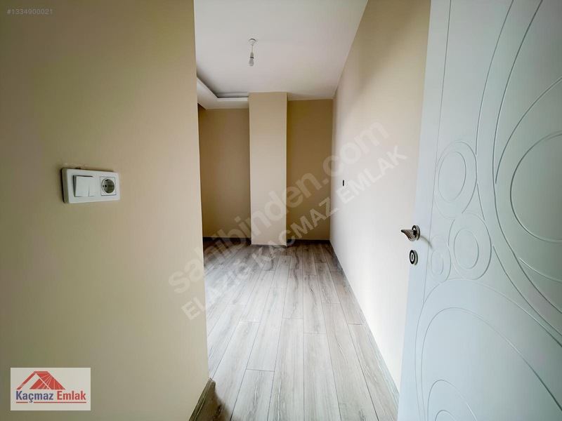 Kaçmaz Emlak'tan Üniversite Mah. 4+1 Kiralık Daire — fotoğraf 24