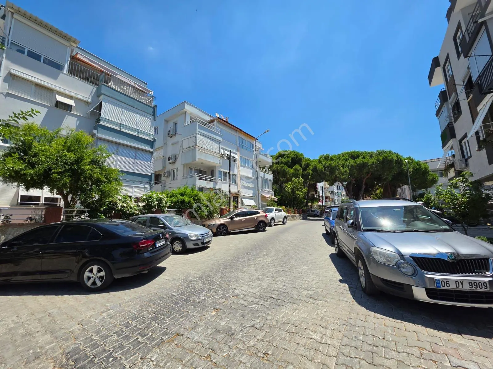 Kuşadası Marinada Salondan Deniz Manzaralı 3+1 Satılık Daire — fotoğraf 2