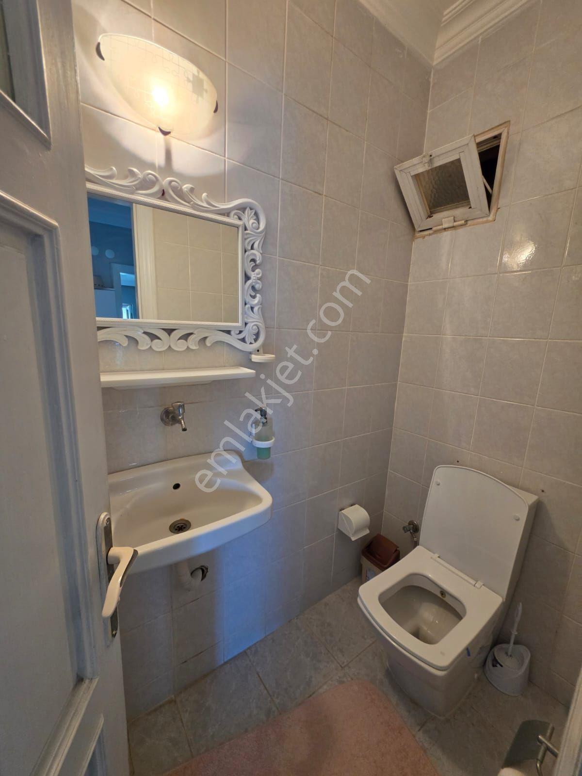 Kuşadası Marinada Salondan Deniz Manzaralı 3+1 Satılık Daire — fotoğraf 17