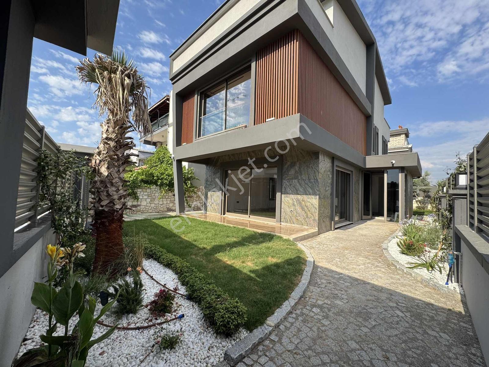 Menderes Coldwell Banker Poyraz'Dan Tam Müstakil Havuzlu 5+1