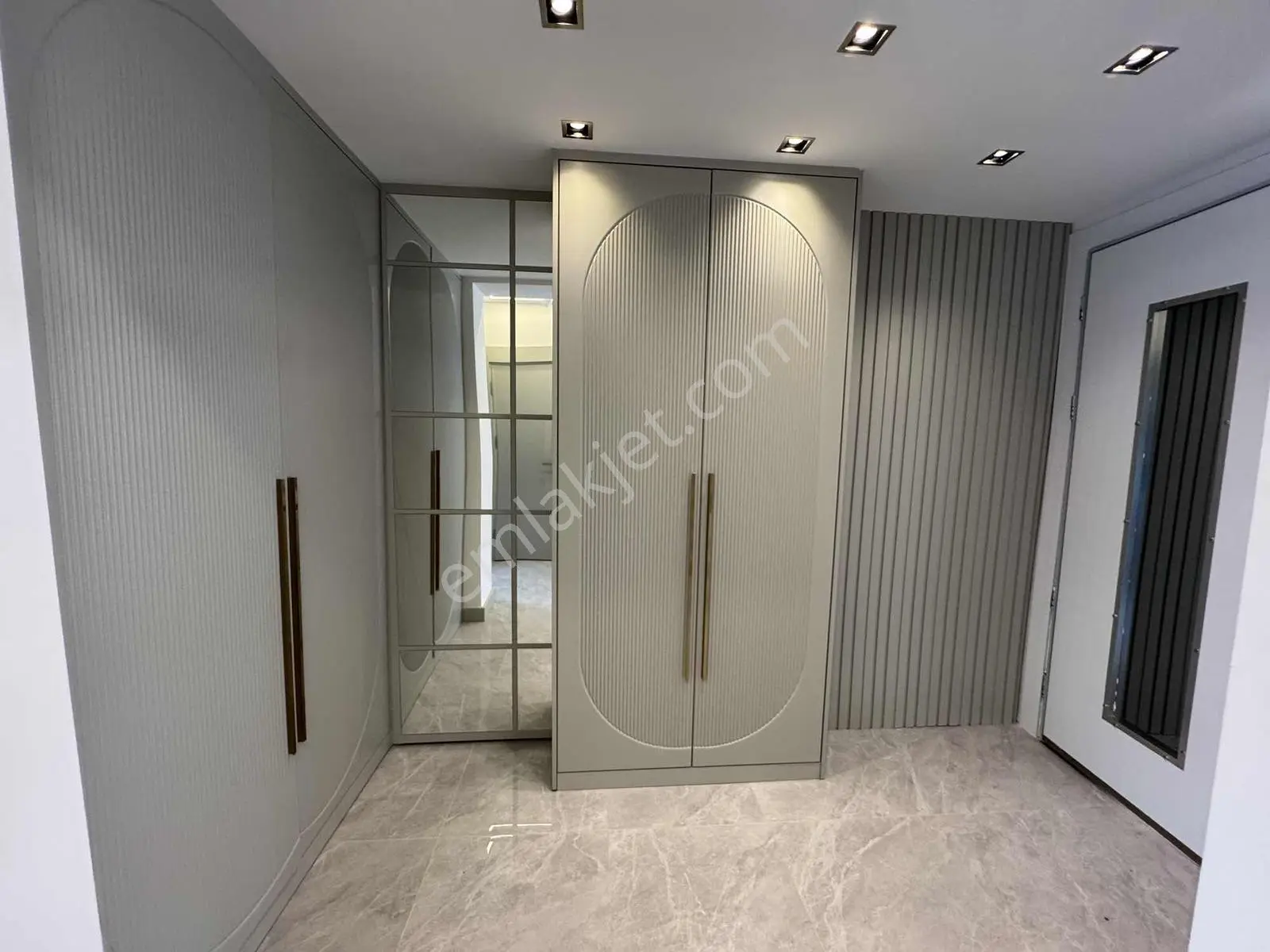 Menderes Coldwell Banker Poyraz'dan Tam Müstakil Havuzlu 5+1 — fotoğraf 2