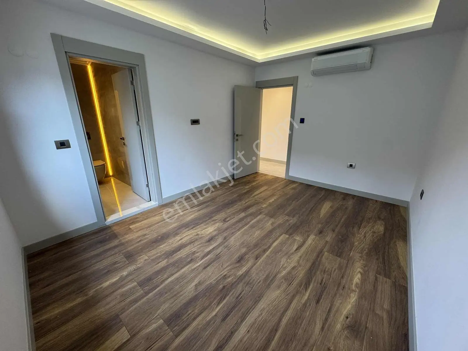 Menderes Coldwell Banker Poyraz'dan Tam Müstakil Havuzlu 5+1 — fotoğraf 5