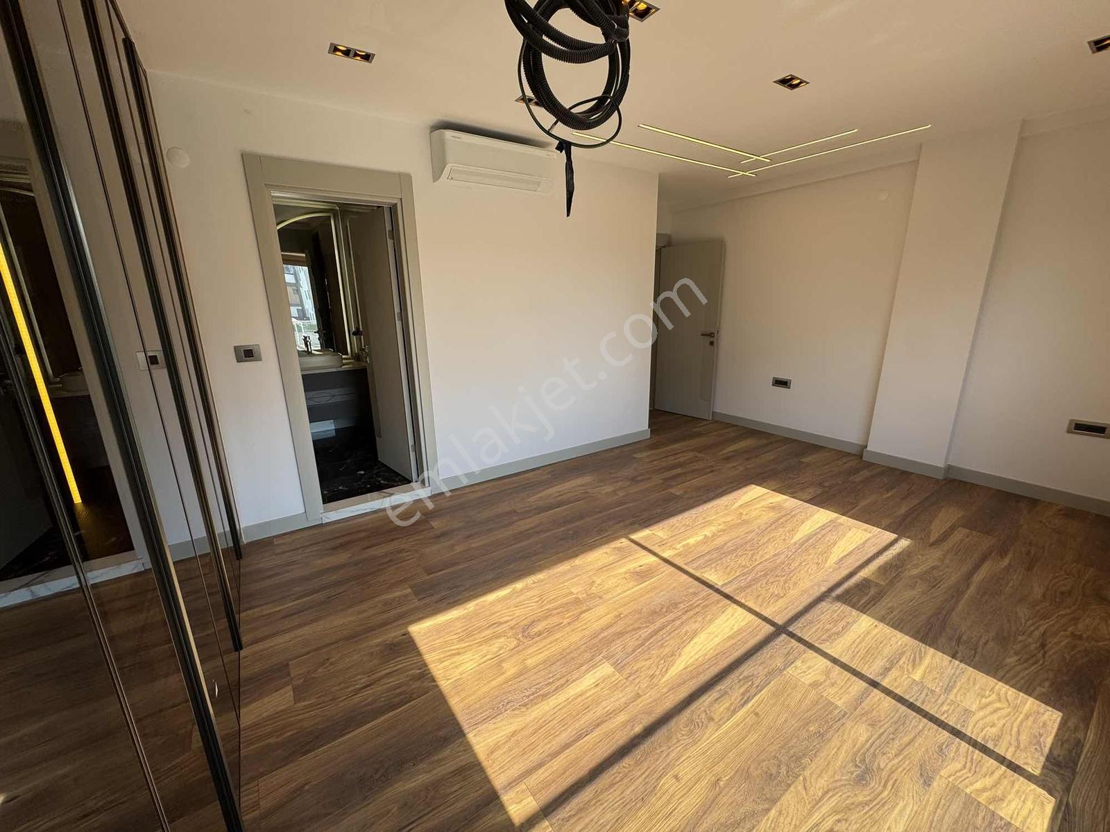 Menderes Coldwell Banker Poyraz'dan Tam Müstakil Havuzlu 5+1 — fotoğraf 12